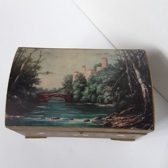 Vintage Florentine Style Musical Jewelry Chest/Box - Picture 6 of 10